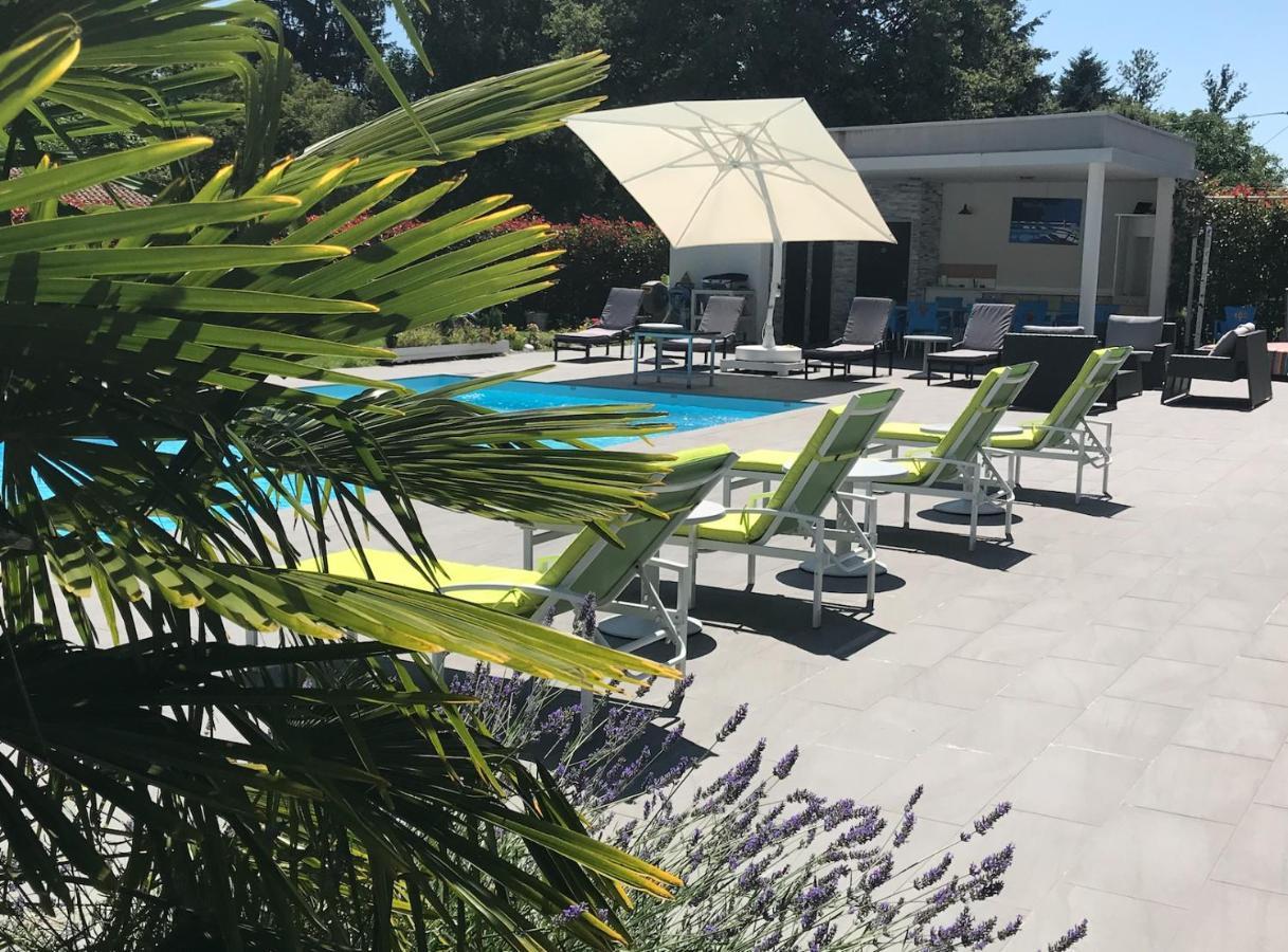 Bed and Breakfast Domaine Georges V Saint-Junien Esterno foto